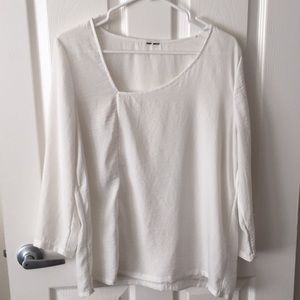 White Blouse w/ Three Quarter Sleeves